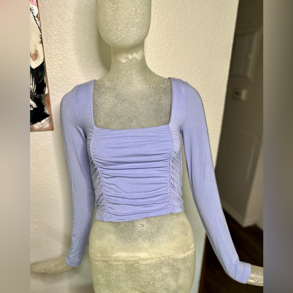Wilfred Women’s Periwinkle Square Neck Long Sleeve Crop Top. Size Small